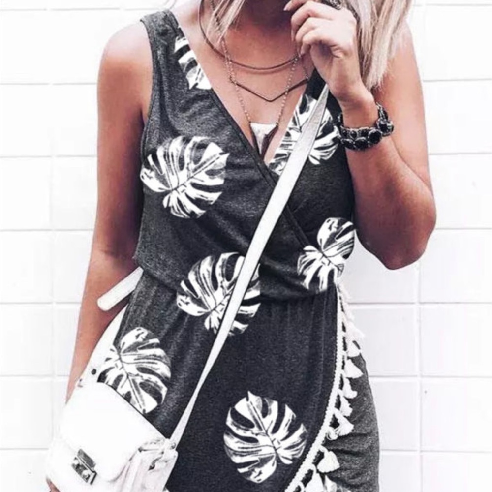 NEW‼️Print Tassel Wrap V Neck Dress